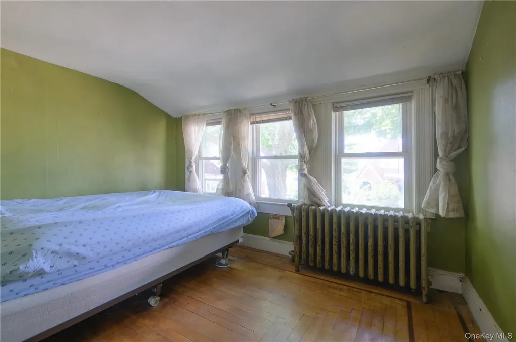 5-19 126th Street College Point NY 11356