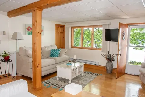 36 Small Hawley Point Road Kinderhook NY 12130
