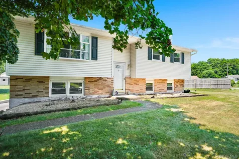 12 Golden Way Staatsburg NY 12580