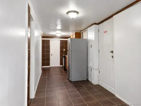 927 Summit Avenue Bronx NY 10452