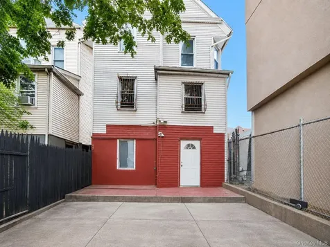 927 Summit Avenue Bronx NY 10452