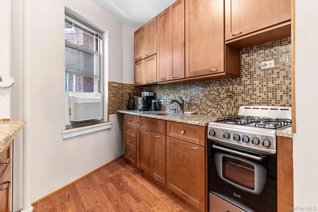 4445 Post Road Bronx NY 10471