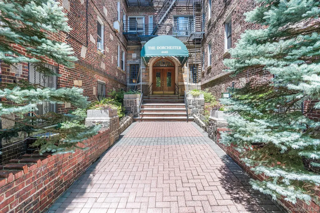 4445 Post Road Bronx NY 10471