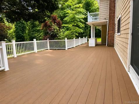 32 Valley Road Old Westbury NY 11568