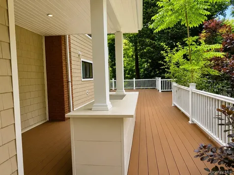 32 Valley Road Old Westbury NY 11568