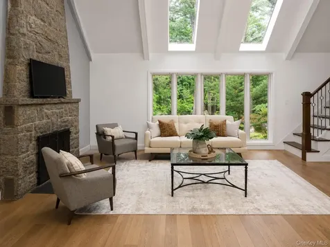 32 Valley Road Old Westbury NY 11568