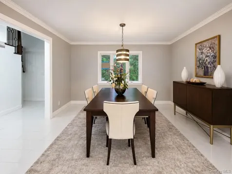 32 Valley Road Old Westbury NY 11568