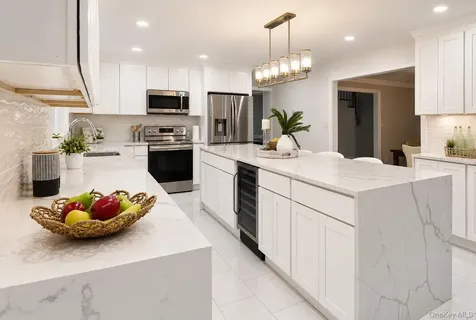 32 Valley Road Old Westbury NY 11568