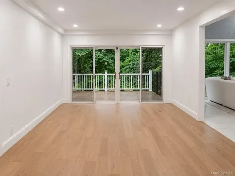 32 Valley Road Old Westbury NY 11568