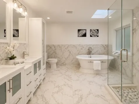 32 Valley Road Old Westbury NY 11568
