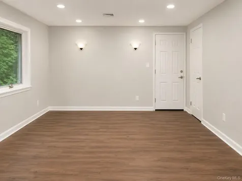 32 Valley Road Old Westbury NY 11568