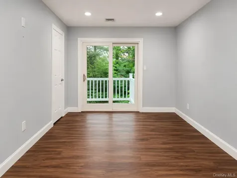 32 Valley Road Old Westbury NY 11568