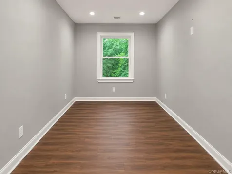 32 Valley Road Old Westbury NY 11568