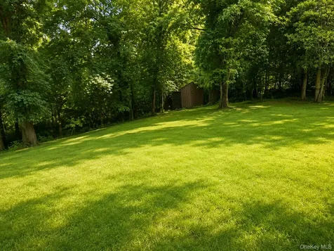 32 Valley Road Old Westbury NY 11568