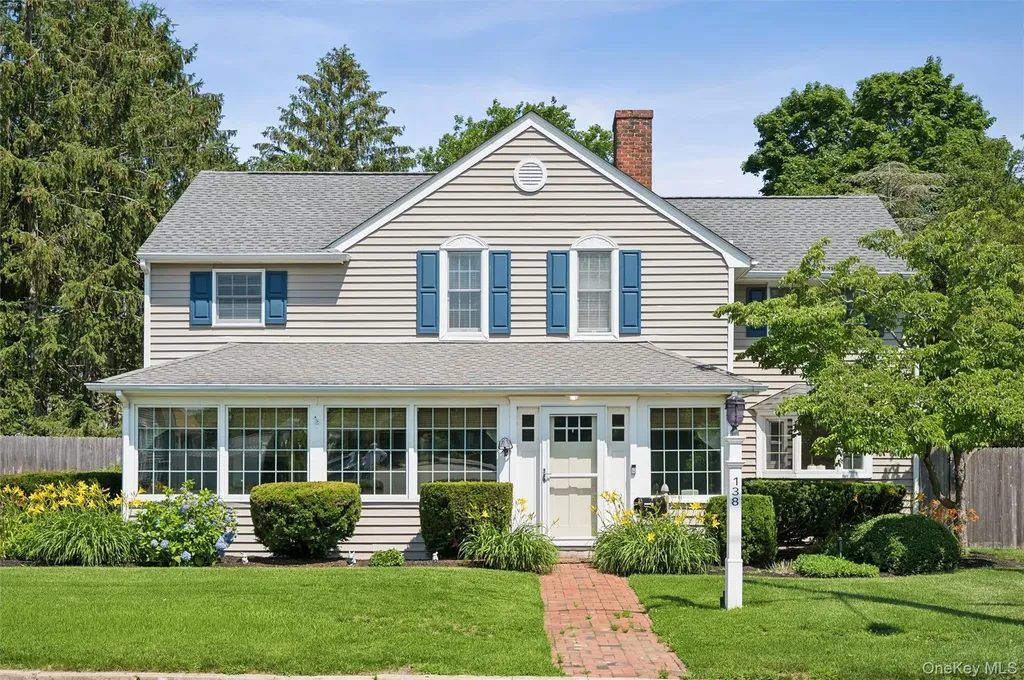 138 Hallock Street Riverhead NY 11901