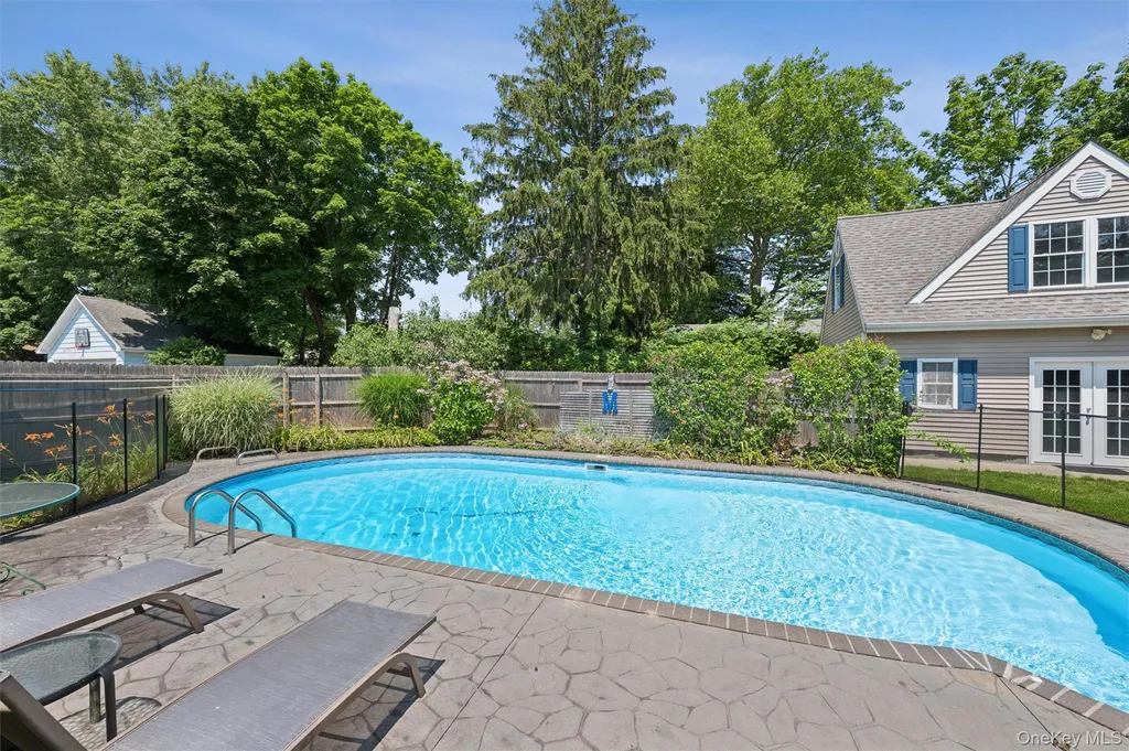 138 Hallock Street Riverhead NY 11901
