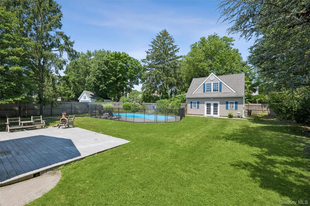 138 Hallock Street Riverhead NY 11901