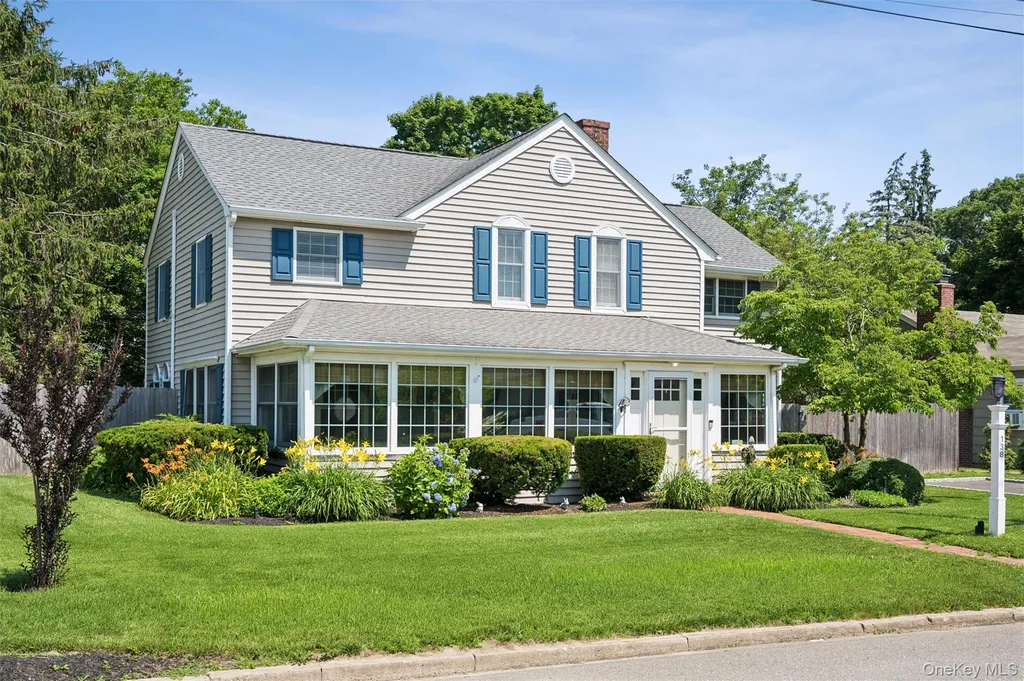 138 Hallock Street Riverhead NY 11901