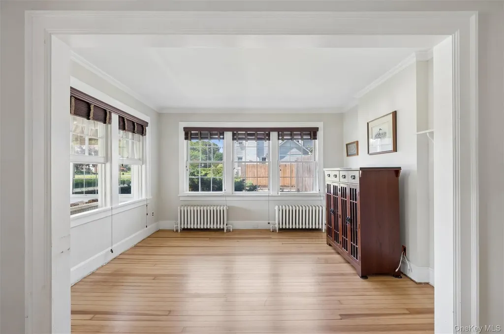 138 Hallock Street Riverhead NY 11901