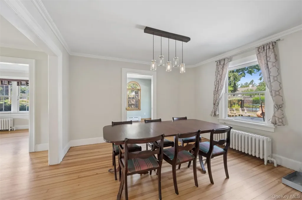 138 Hallock Street Riverhead NY 11901