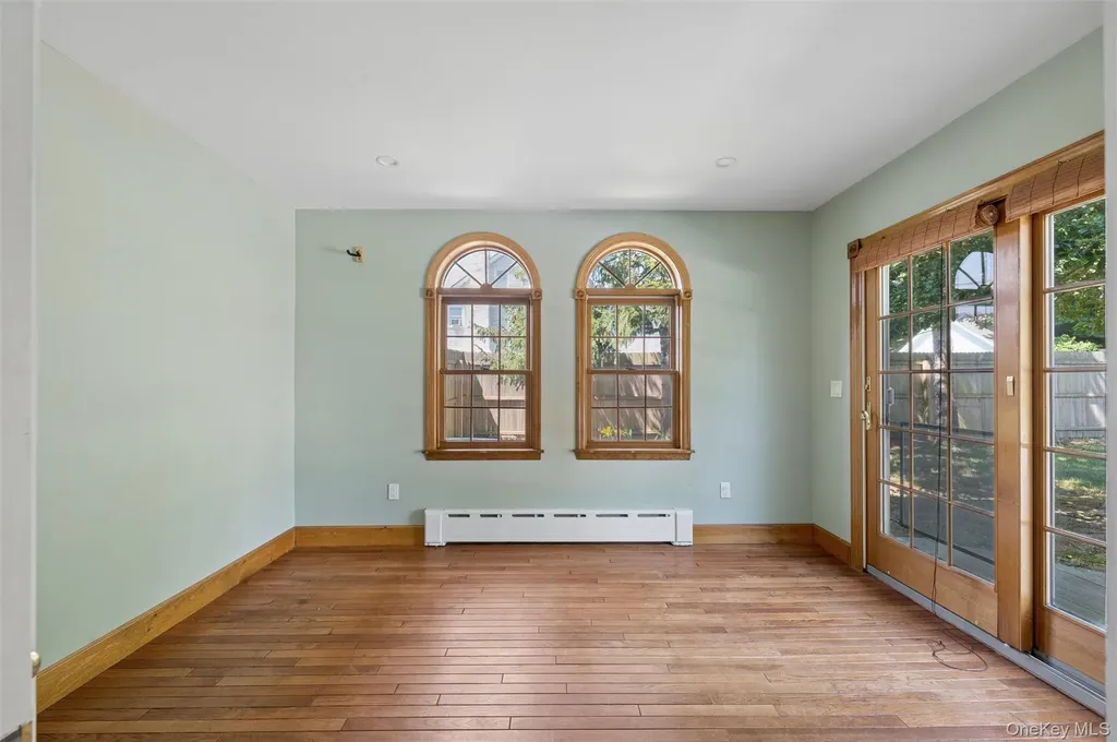 138 Hallock Street Riverhead NY 11901