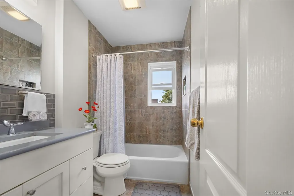 40 Martha Street Freeport NY 11520