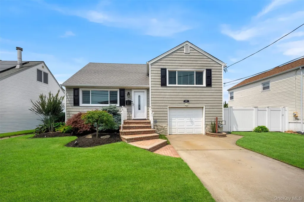40 Martha Street Freeport NY 11520