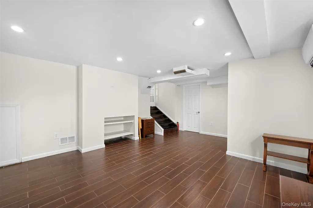 40 Martha Street Freeport NY 11520