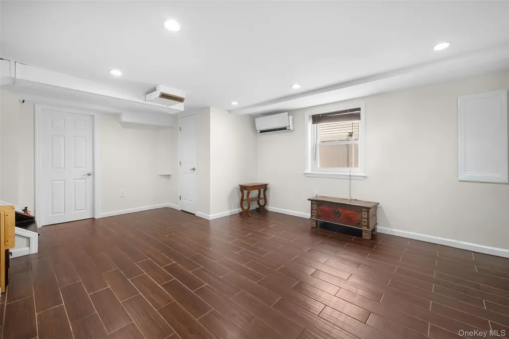 40 Martha Street Freeport NY 11520