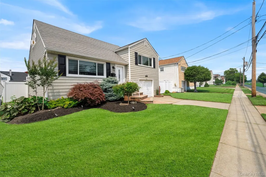 40 Martha Street Freeport NY 11520