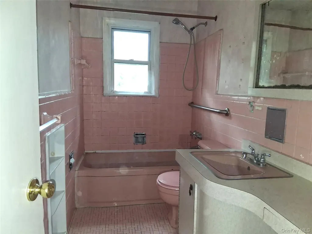 1036 Furth Road Valley Stream NY 11581