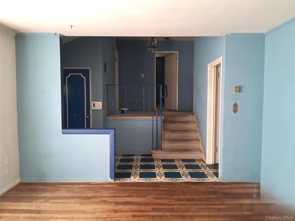 1036 Furth Road Valley Stream NY 11581