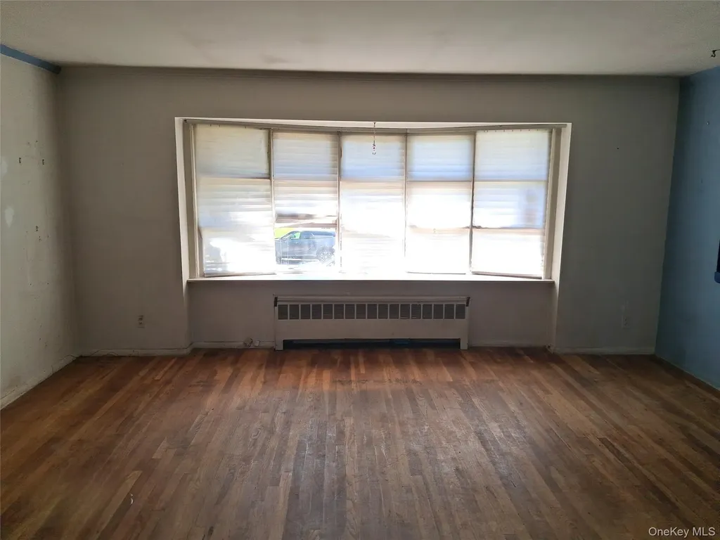 1036 Furth Road Valley Stream NY 11581