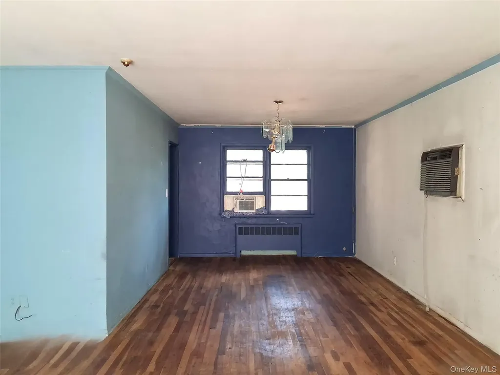 1036 Furth Road Valley Stream NY 11581