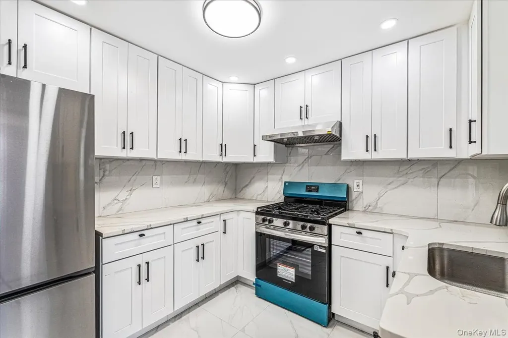 15 Astor Place Valley Stream NY 11581