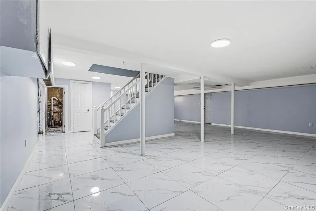 15 Astor Place Valley Stream NY 11581