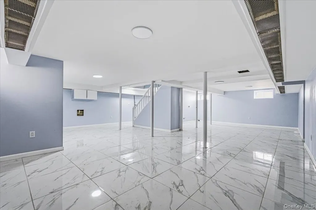 15 Astor Place Valley Stream NY 11581