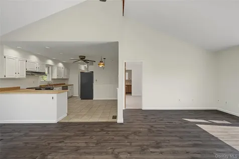 318 Cornwall Hill Road Patterson NY 12563