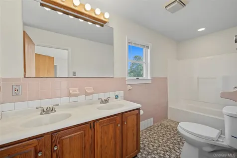 318 Cornwall Hill Road Patterson NY 12563