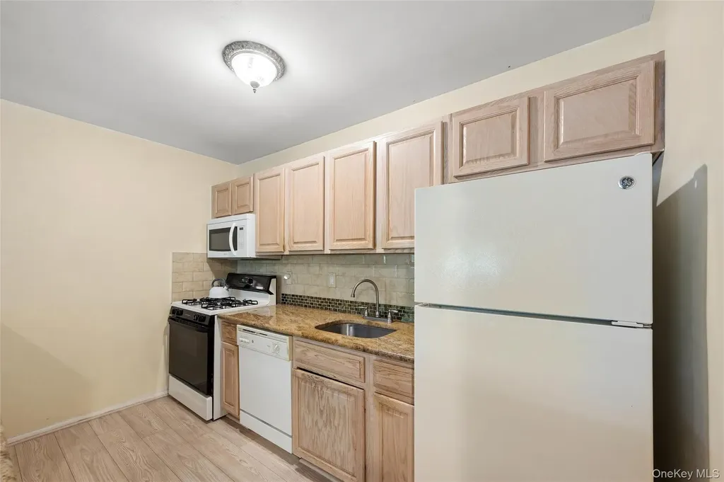 2295 Milburn Avenue Baldwin NY 11510