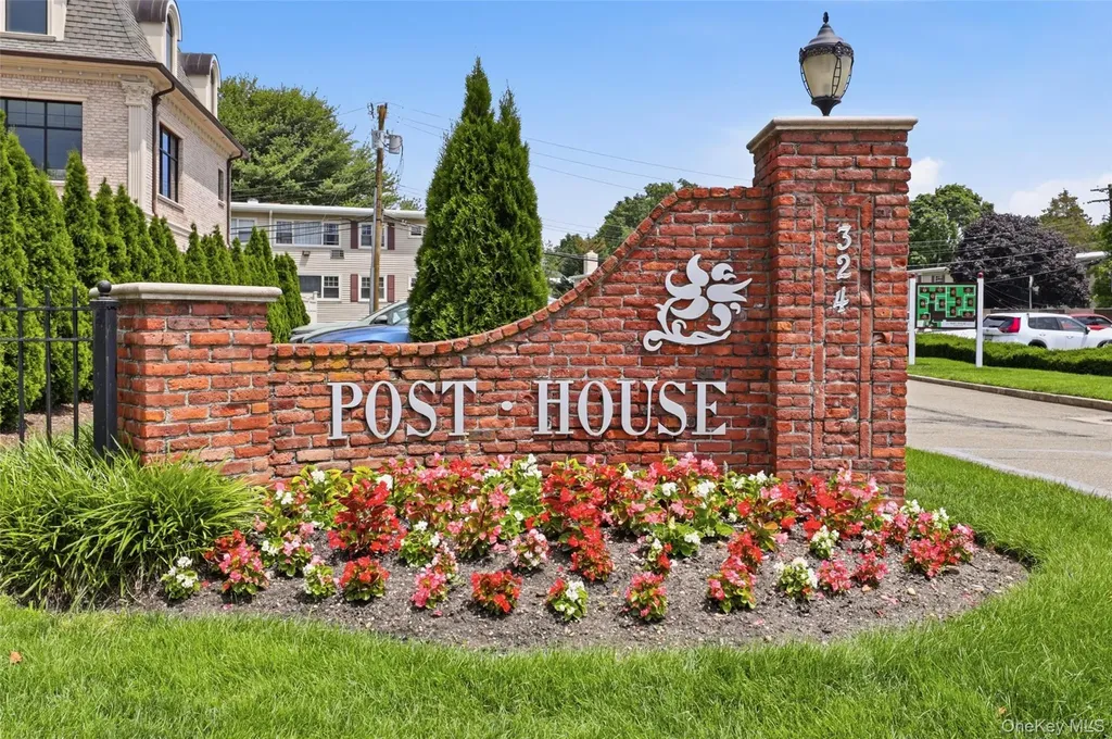 324 Post Road Westbury NY 11590