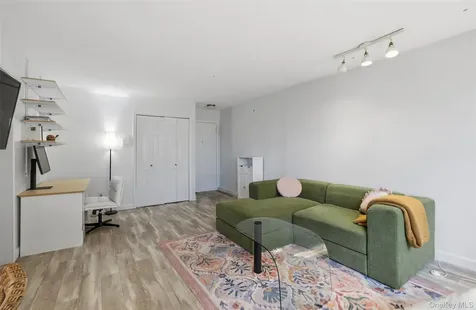 324 Post Road Westbury NY 11590