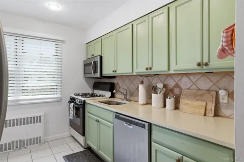 324 Post Road Westbury NY 11590