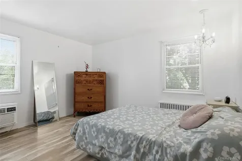 324 Post Road Westbury NY 11590