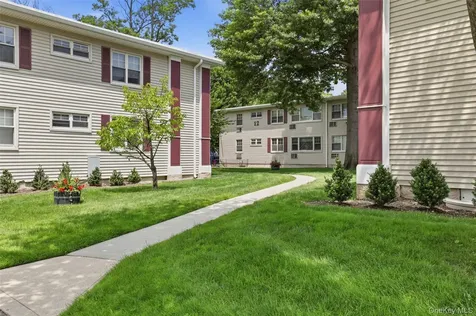324 Post Road Westbury NY 11590