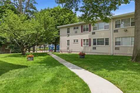 324 Post Road Westbury NY 11590