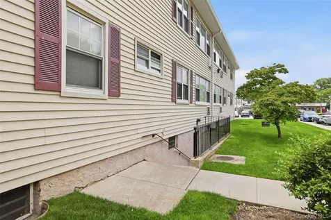 324 Post Road Westbury NY 11590