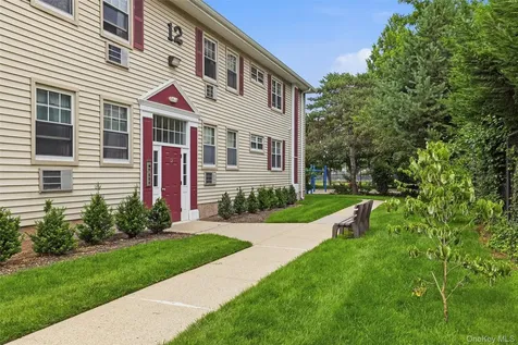 324 Post Road Westbury NY 11590