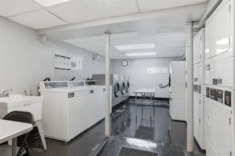 324 Post Road Westbury NY 11590