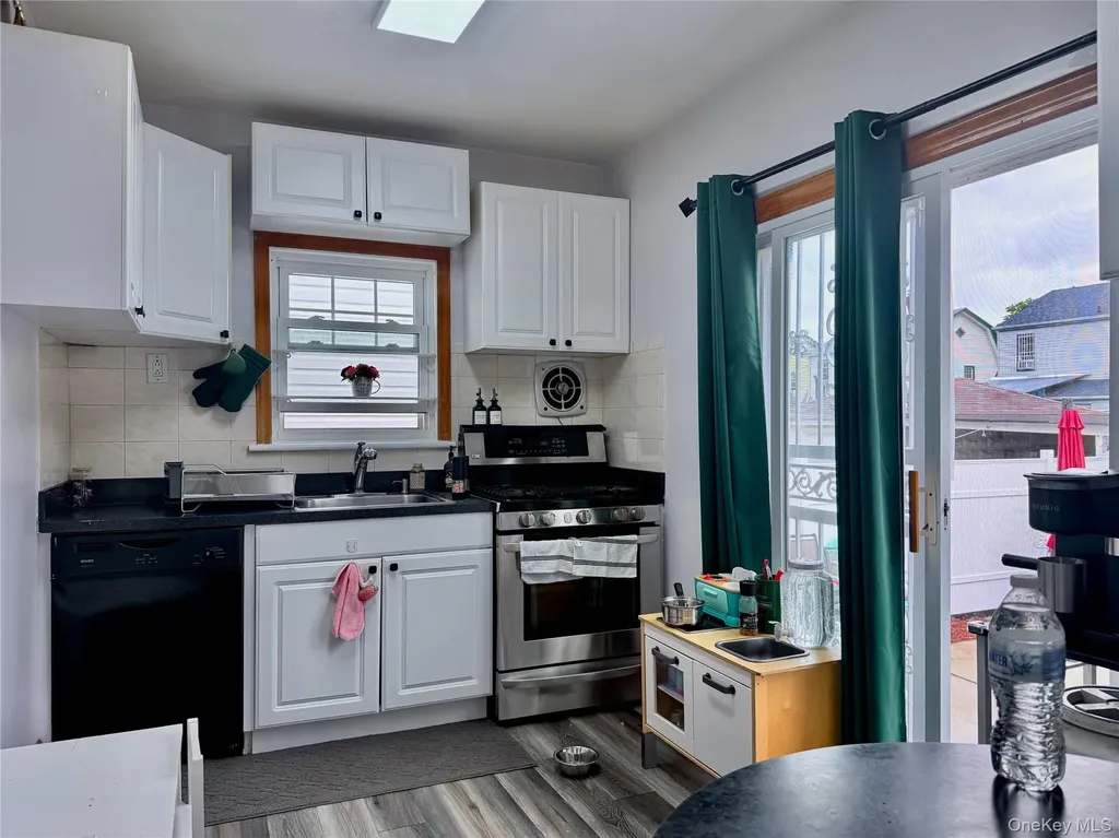 9230 212th Place Queens Village NY 11428